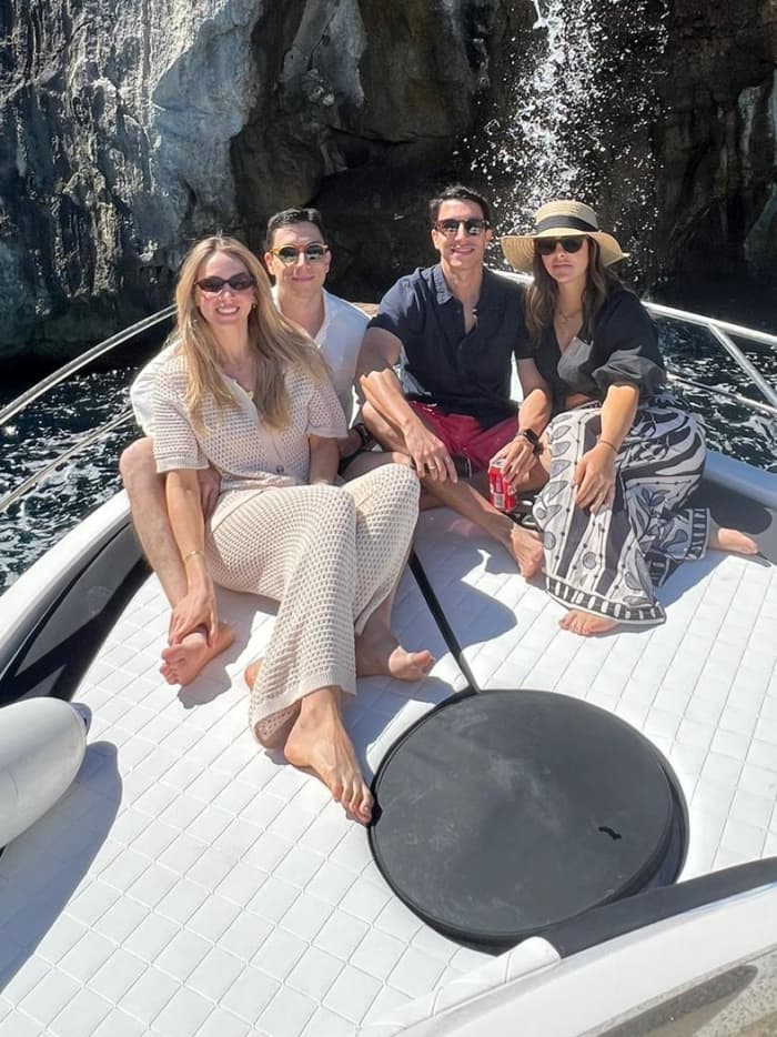 Capri-Rundreise – Im Blau des kristallklaren Wassers und zur Entdeckung verborgener Höhlen
