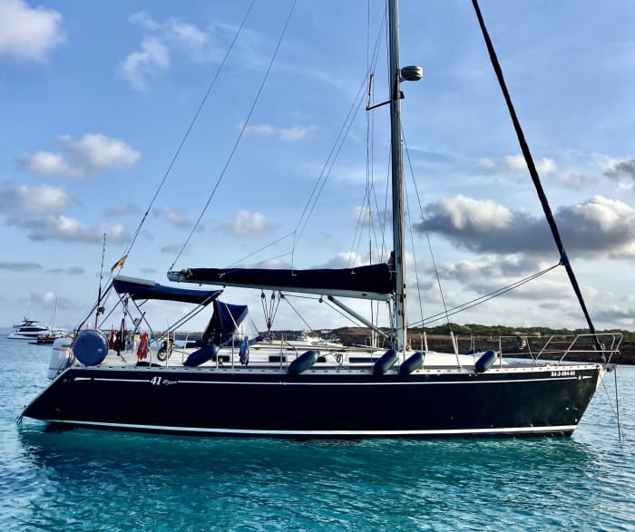 Spend a 8h sailing around Puerto Segur-Calafell on a sailboat