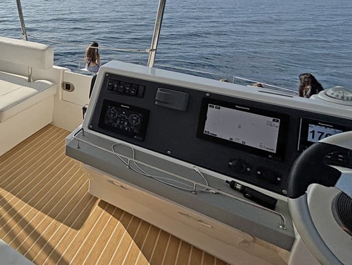 Beleef de magie van de Hyères-eilanden aan boord van onze catamaran!