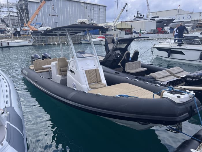 Privater Schnellbootausflug zum atemberaubenden La Maddalena-Archipel und in den Süden Korsikas