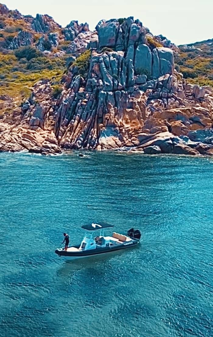 Privater Schnellbootausflug zum atemberaubenden La Maddalena-Archipel und in den Süden Korsikas