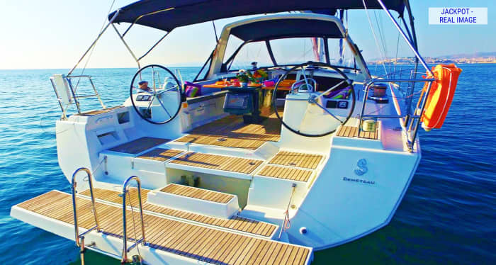 Private Full Day Trip to Dia island on a luxurious sailing yacht