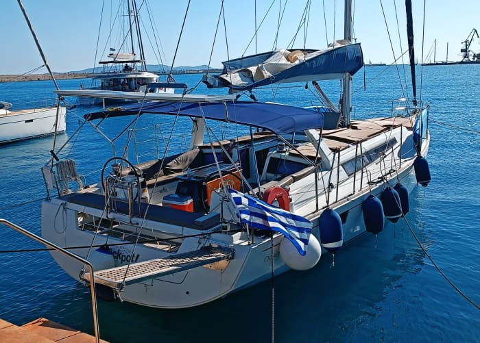 Excursion privée matinale à l'île de Dia à bord d'un luxueux voilier