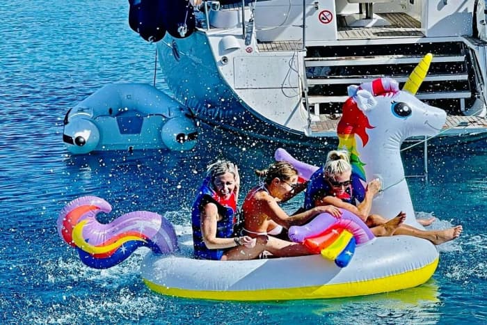 Excursion privée matinale à l'île de Dia à bord d'un luxueux voilier