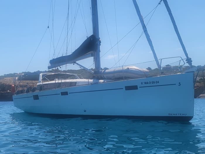 Ganztägiges Segelerlebnis auf einem Segelboot in Valencia