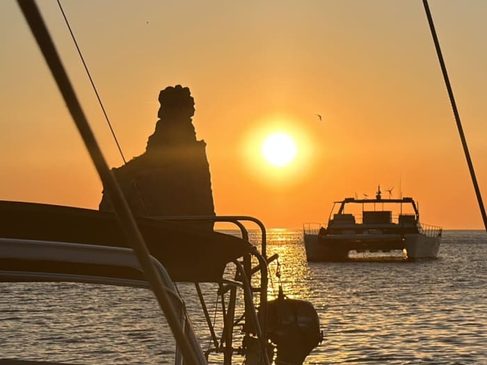 Ganztägiges Segelerlebnis auf einem Segelboot in Valencia