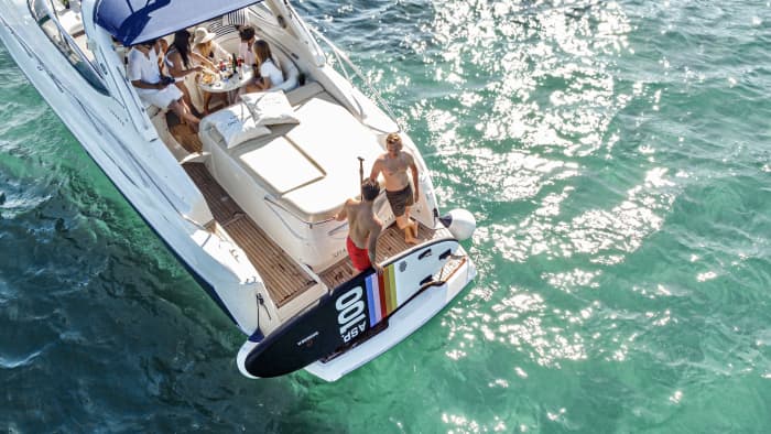 4 uur durend verjaardagsfeest op een jacht – Champagne, taart en de lagunes van Mallorca