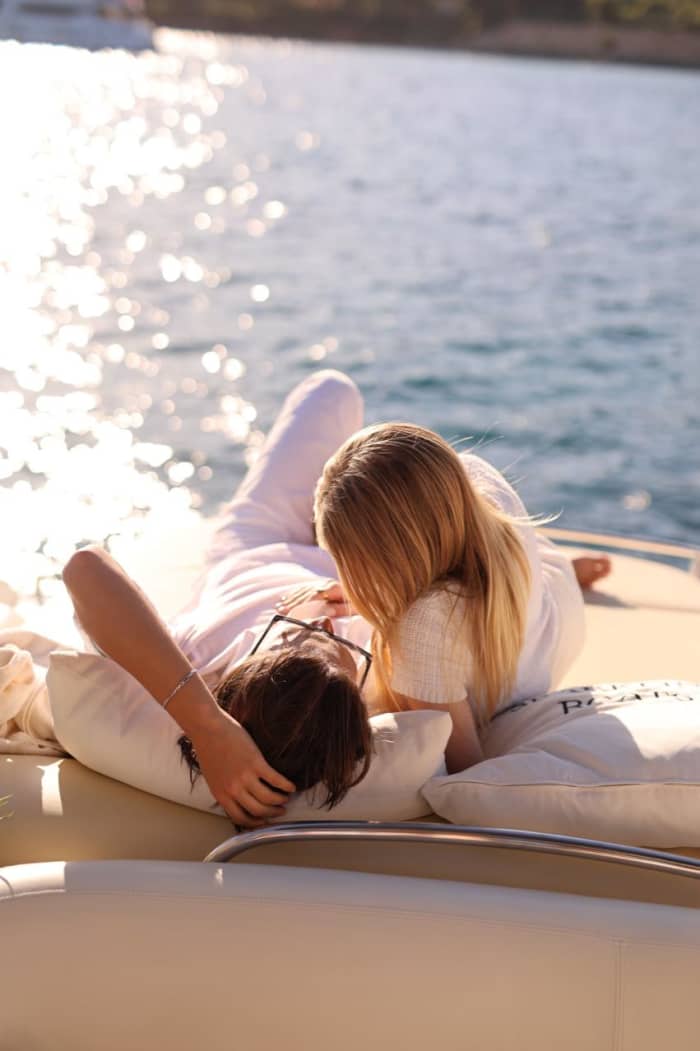 4h Bachelor Party Boat Experience – Private Celebration at Sea