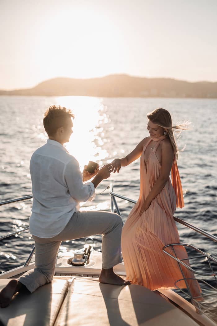4h Bachelor Party Boat Experience – Private Celebration at Sea
