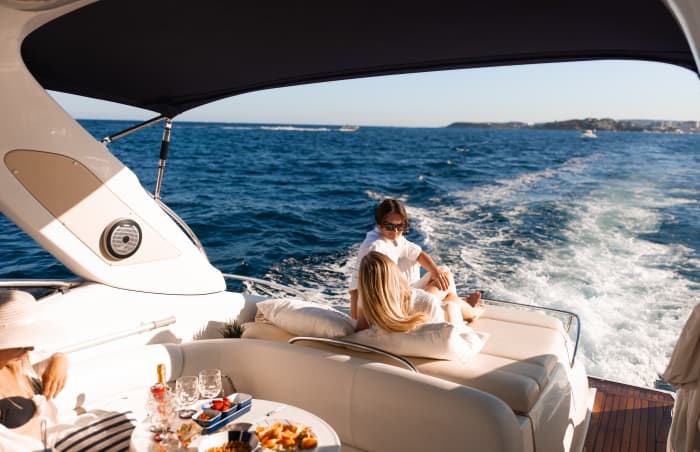 6e verjaardagsfeest op een jacht – Champagne, taart en de lagunes van Mallorca