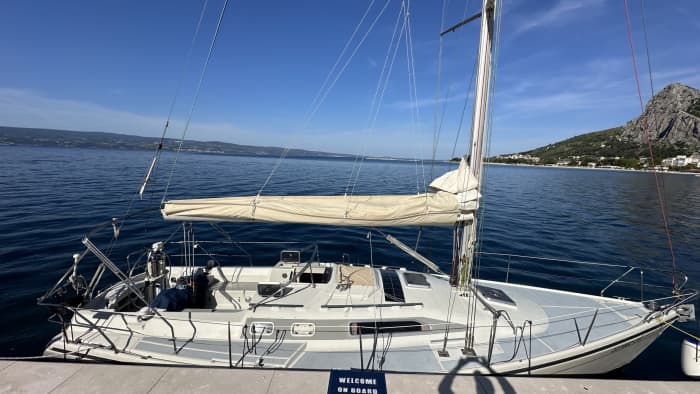 Enjoy a day at sea in Omiš on a sailboat