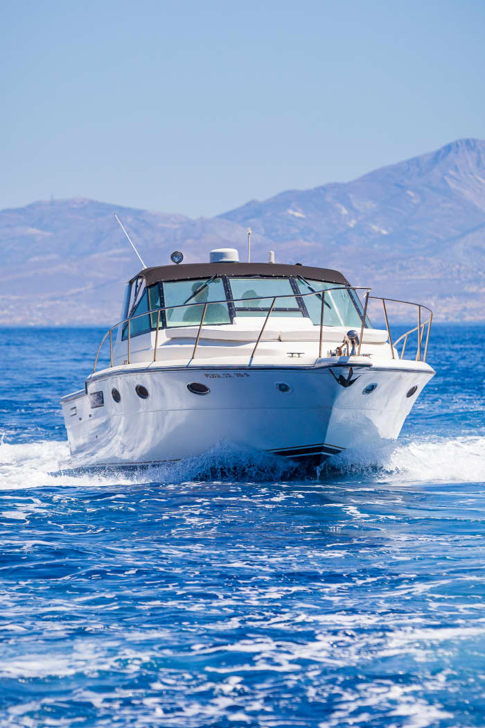 Odyssée au sud de Naxos, à Koufonisia et dans la grotte de Rina – Expérience en yacht privé
