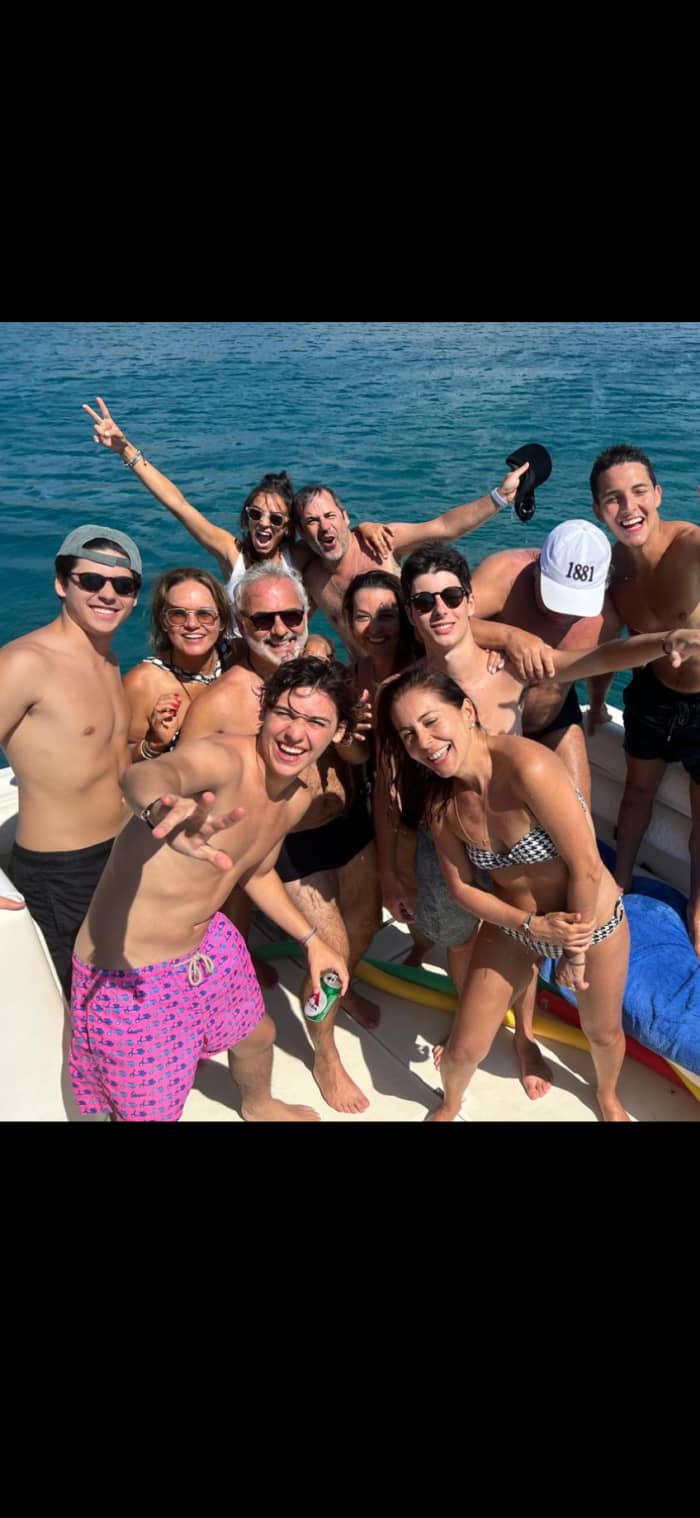 Odyssée au sud de Naxos, à Koufonisia et dans la grotte de Rina – Expérience en yacht privé
