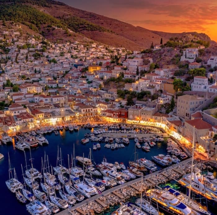 Hydra e Poros | Esperienza privata di un giorno intero in yacht