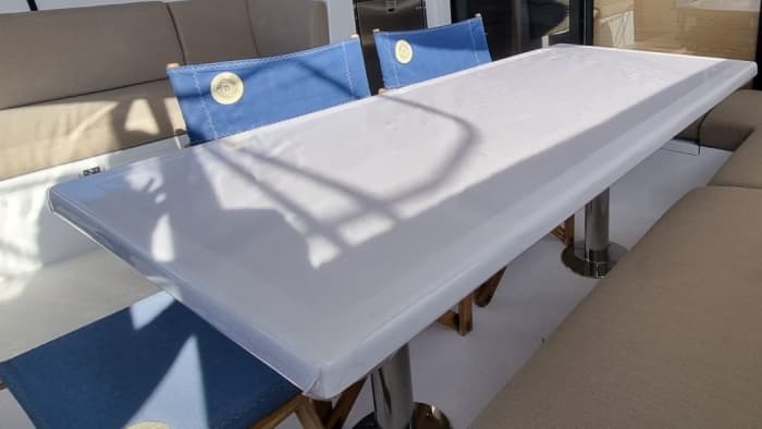 Crociera in catamarano di un'intera giornata lungo la costa di Cascais