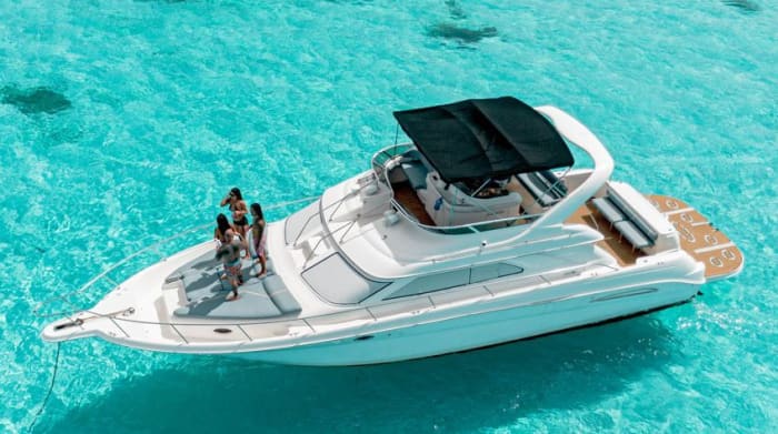 Ontdek Cancún in een halve dag: een korte ontsnapping op een motorboot.