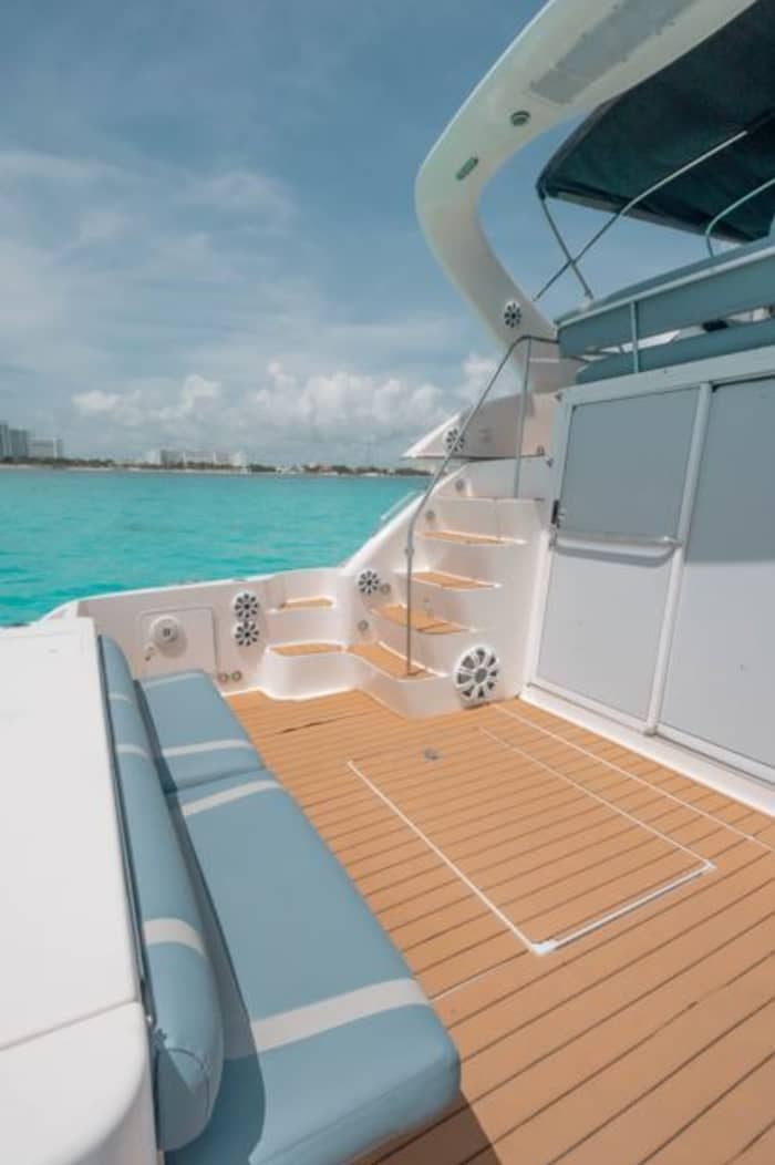 Ontdek Cancún in een halve dag: een korte ontsnapping op een motorboot.