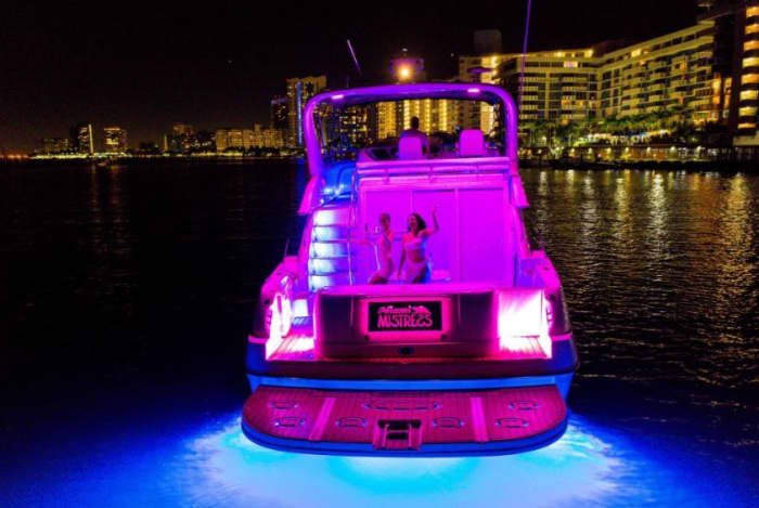 Ontdek Cancún in een halve dag: een korte ontsnapping op een motorboot.