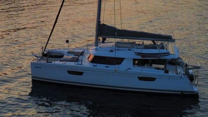 Excursion privée en catamaran au coucher du soleil, baie de Kotor et côte monténégrine au départ d'Herceg Novi