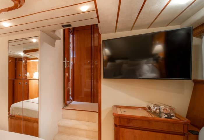 Aegean Bliss: Full-Day Yacht Escape