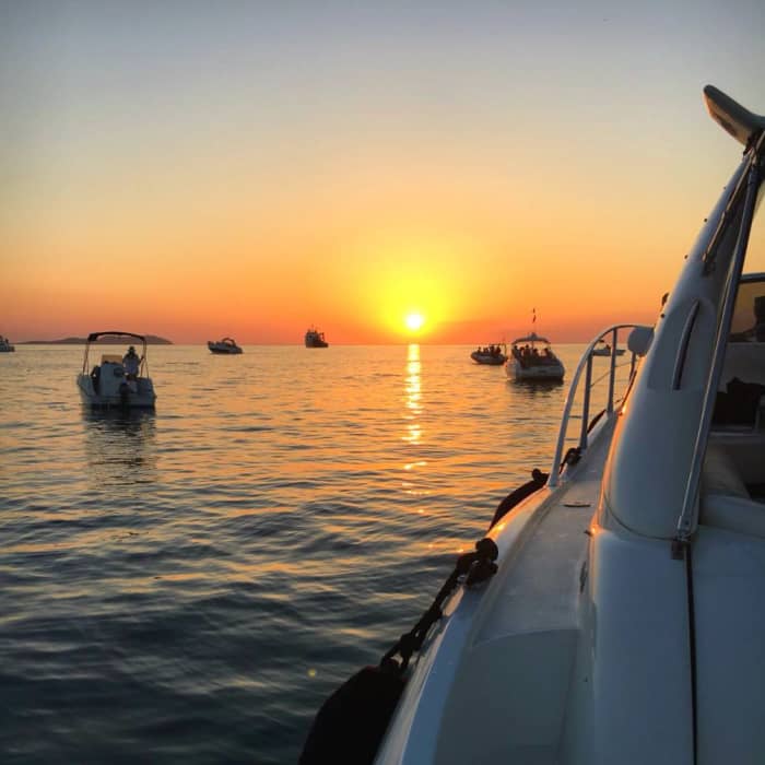 2 uur durende zonsondergangcruise naar Cala Llamp – Gouden uur op zee