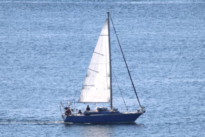Profitez d'une journée complète de navigation à Brest en voilier.