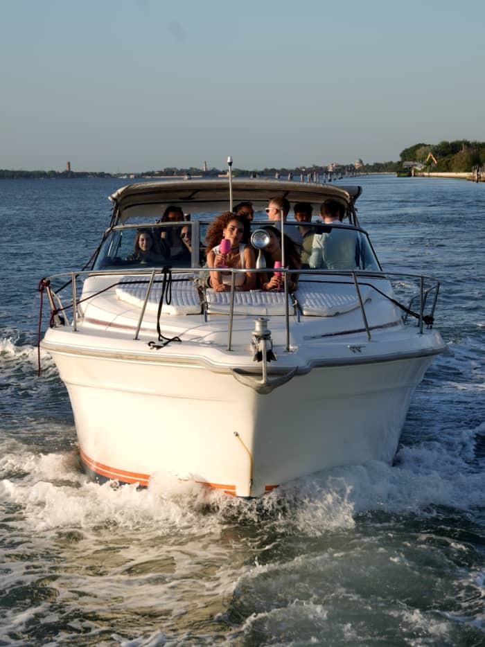Explore Venice by boat – Full day
