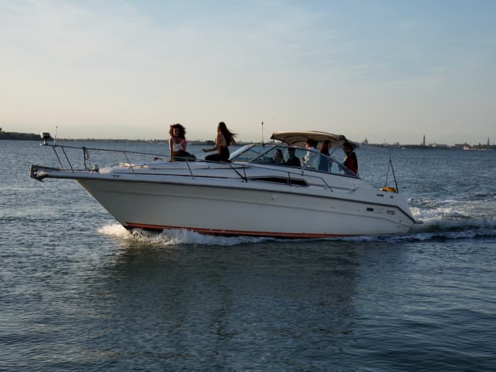 Explore Venice by boat – Full day