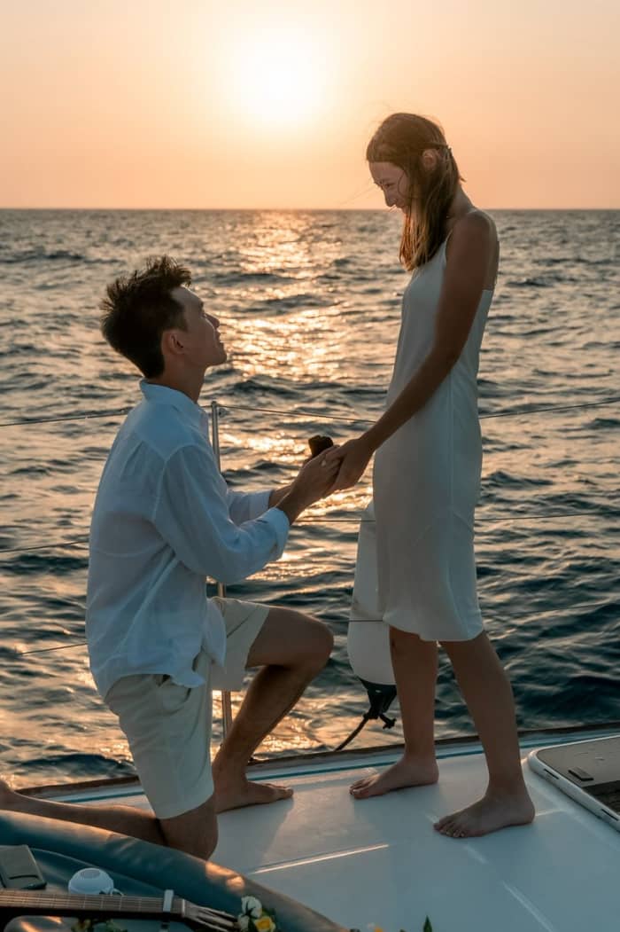 Private Luxus-Heiratsantragskreuzfahrt auf Santorin