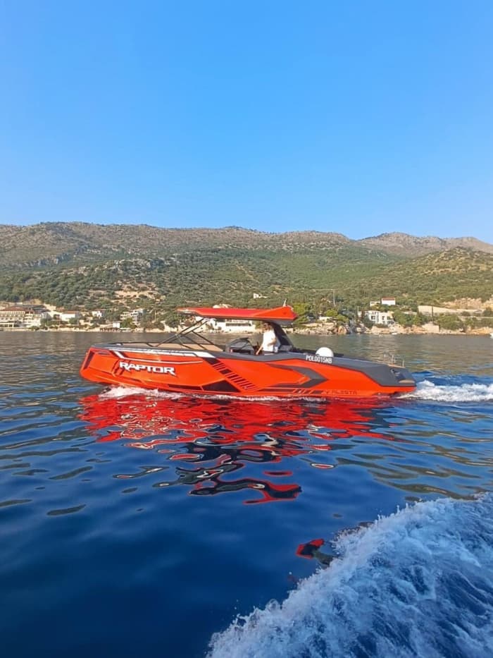 Duik in het kristalheldere water: een complete dag rond Zadar