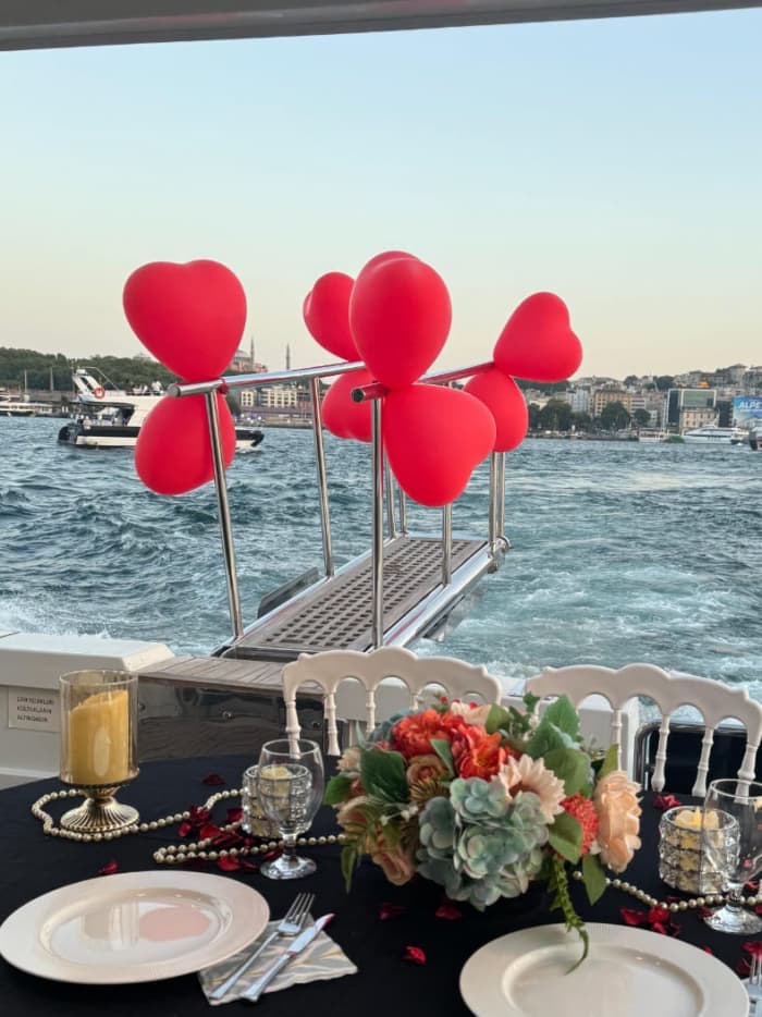 Hele dag Bosporus & eilanden: luxe jacht & zwemvakantie
