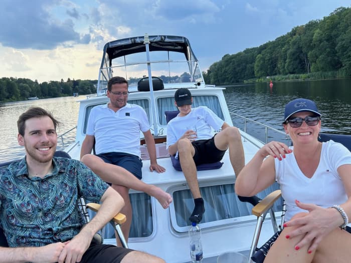2-hour Potsdam Palaces Tour by Water for 4 People