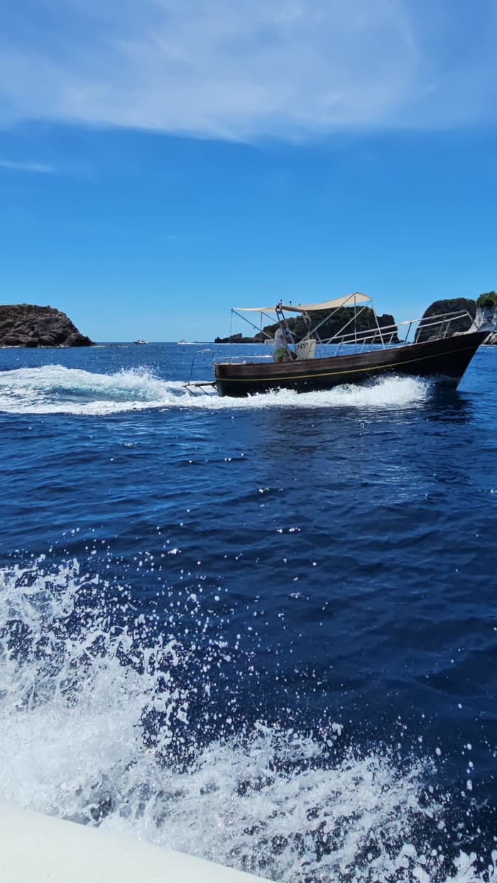 La tua barca a motore privata per una giornata nei dintorni di Ponza