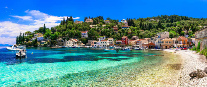 Eaux cristallines et criques cachées : croisière privée à Paxos et Antipaxos
