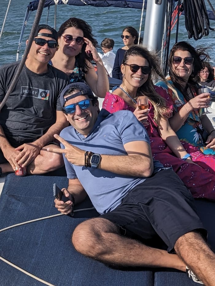 🥂 Vier Lissabon: Privé boottocht van 4 uur met wijn en hapjes voor een groep