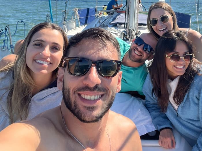 🥂 Vier Lissabon: Privé boottocht van 4 uur met wijn en hapjes voor een groep