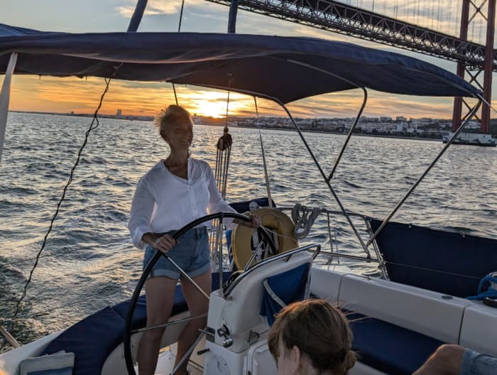 ✨ Lissabon Magie: Privé zeiltocht van 2 uur bij zonsondergang & drankjes tijdens het gouden uur
