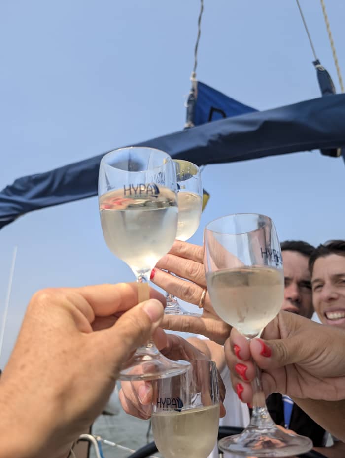 🥂 Vier Lissabon: Privé boottocht van 4 uur met wijn en hapjes voor een groep