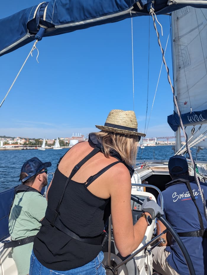 ⚓ Half-Day Boat Sailing: Private 4-Hour Sightseeing Lisbon and Sail Practice