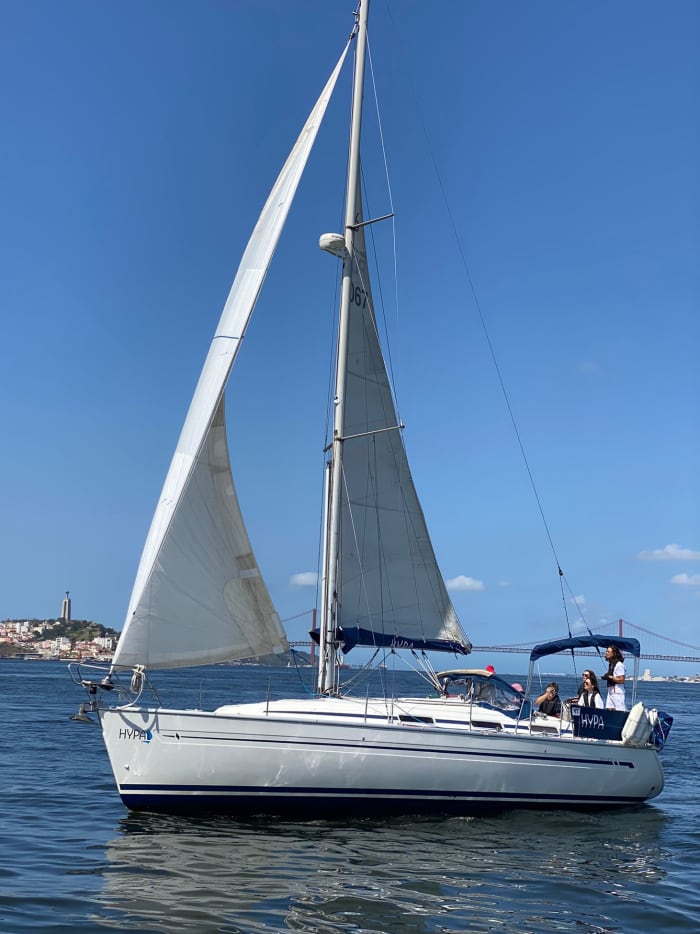 ⚓ Half-Day Boat Sailing: Private 4-Hour Sightseeing Lisbon and Sail Practice