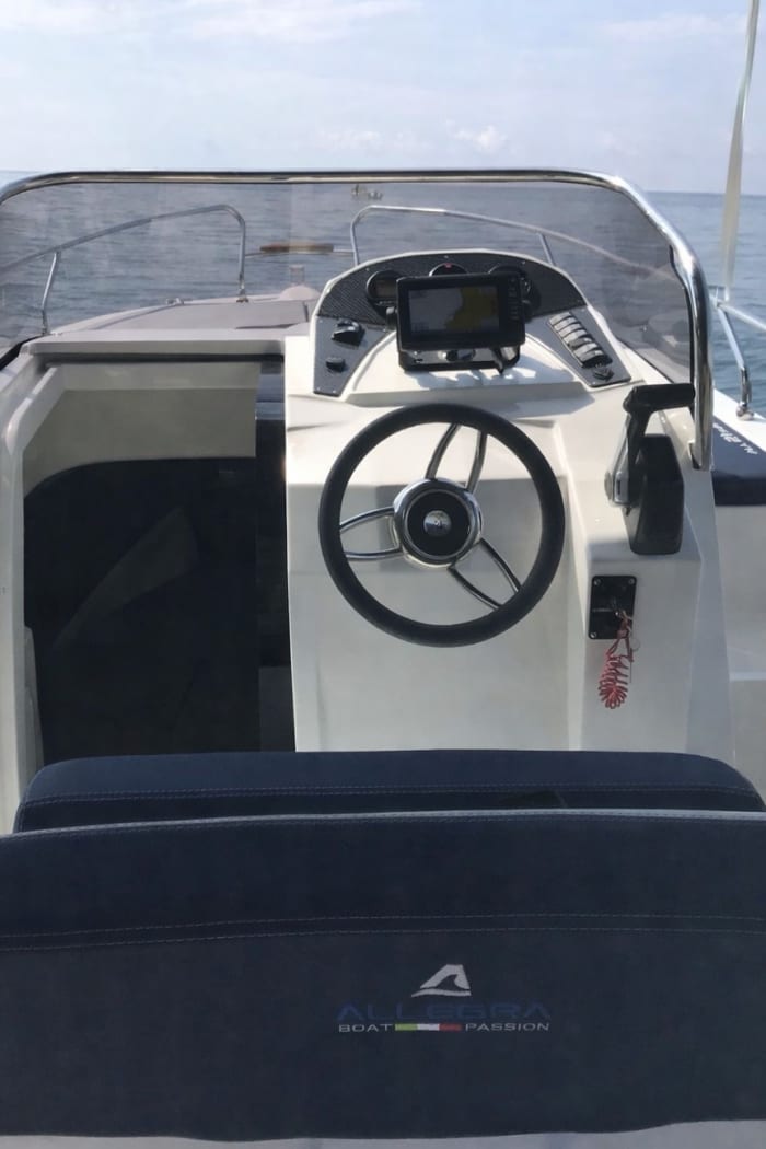 Private Bootstour rund um Genua mit einem Motorboot