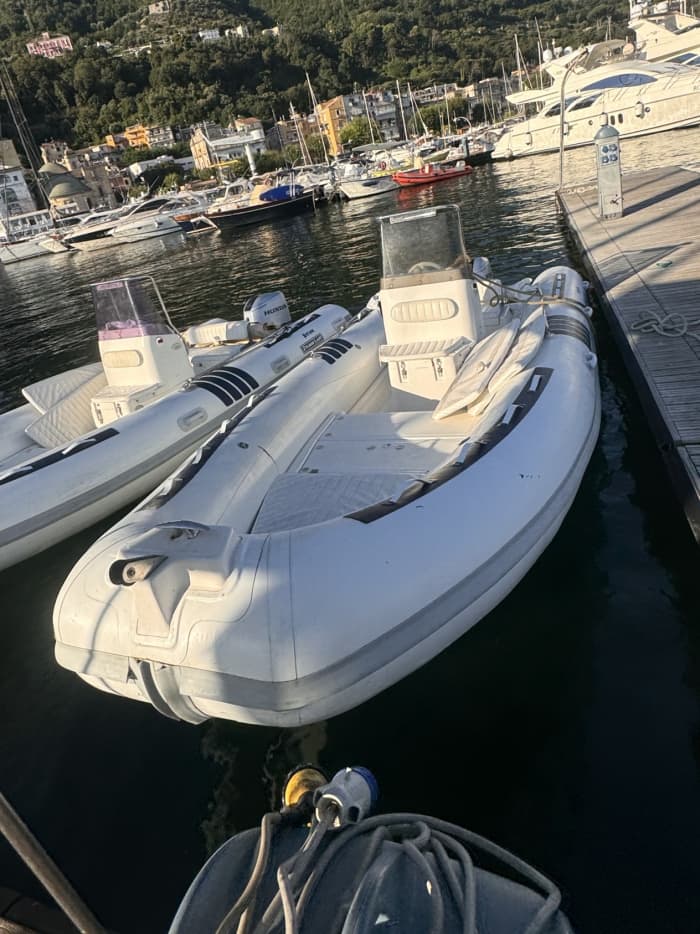 Discover Sorrento on a full-day trip on a motorboat