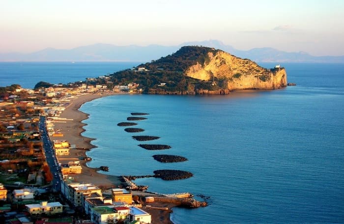 Giornata Completa in Barca — 10 Ore tra Ischia, Capri e Procida
