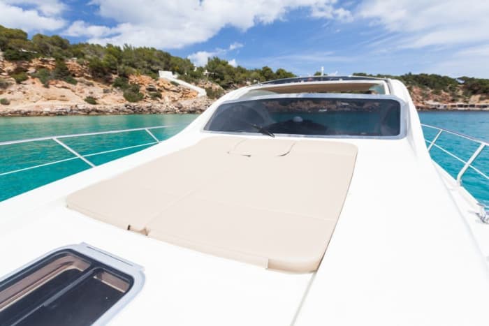 Private boat trip around El Campello on a motorboat