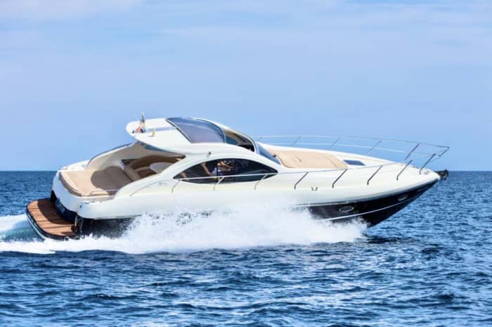 Private boat trip around El Campello on a motorboat
