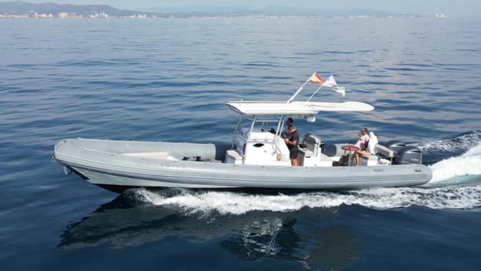 Jouw dag in Valencia: huur een motorboot voor een dag vol ontdekkingen.