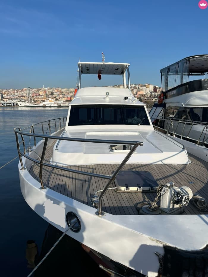 Dinercruise bij zonsondergang op de Bosporus – 4 uur vol elegantie, smaken en uitzichten