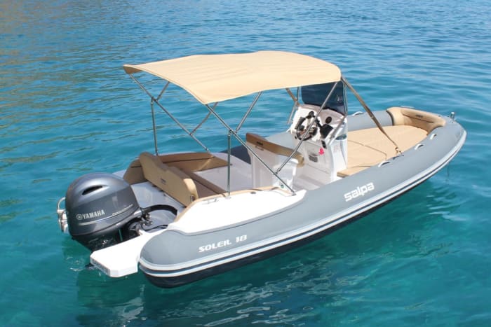 7 hours of hidden coves, swimming in the sea and the freedom of the Mediterranean