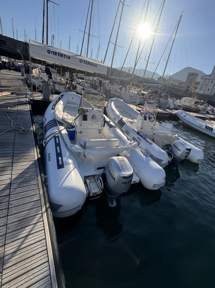 Discover Sorrento on a motorboat for 8h