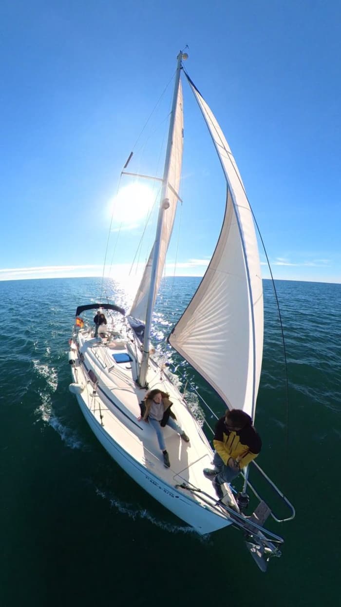 Een dag vol zeilen op een zeilboot in Motril.